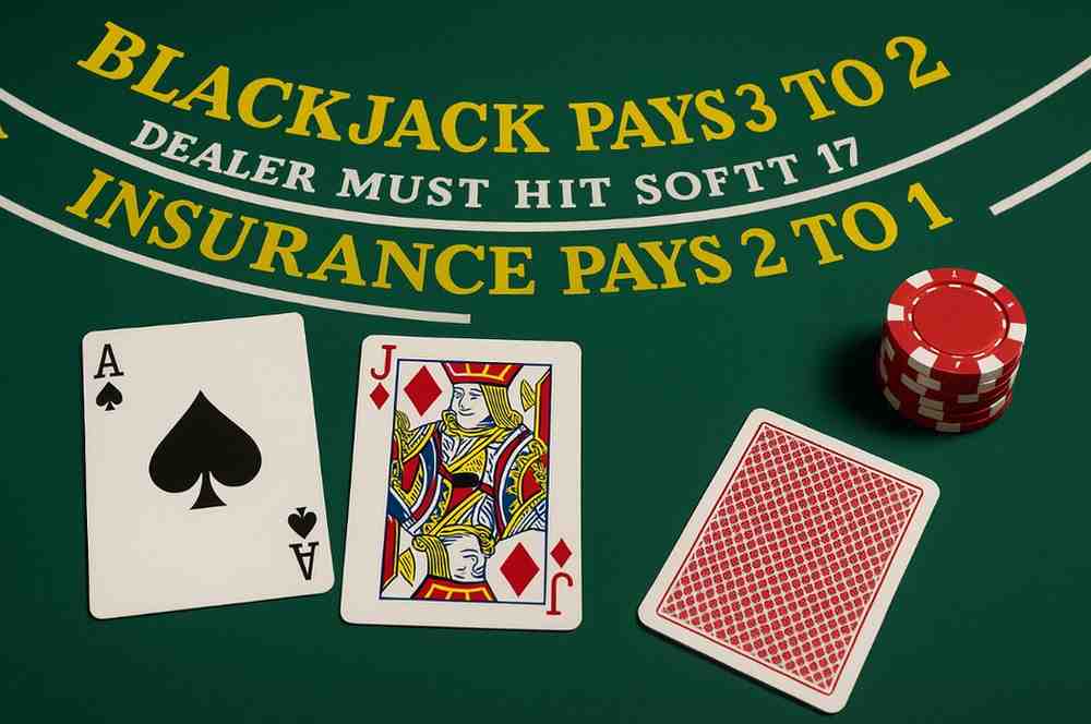 Jogador jogando blackjack ao vivo no SS123 cassino